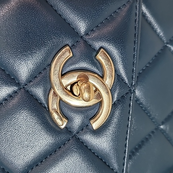 Chanel  Trendy CC Medium  Navy  Quilted Shoulder Bag - Picture 2 of 15